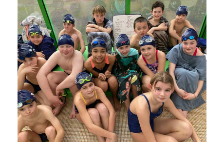 Nos plus jeunes nageurs en déplacement Caudan et les juniors a grand champ ! Bravo a eux ! 